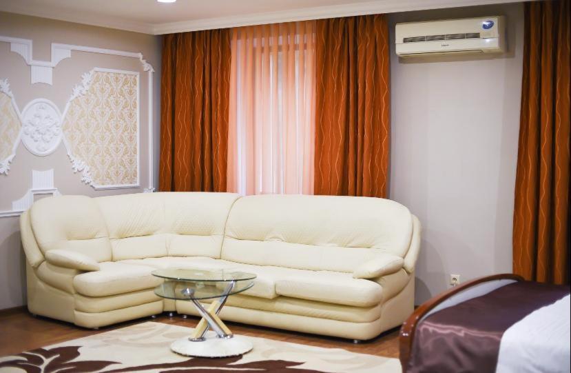 Sky Luxe Hotel Astana Extérieur photo