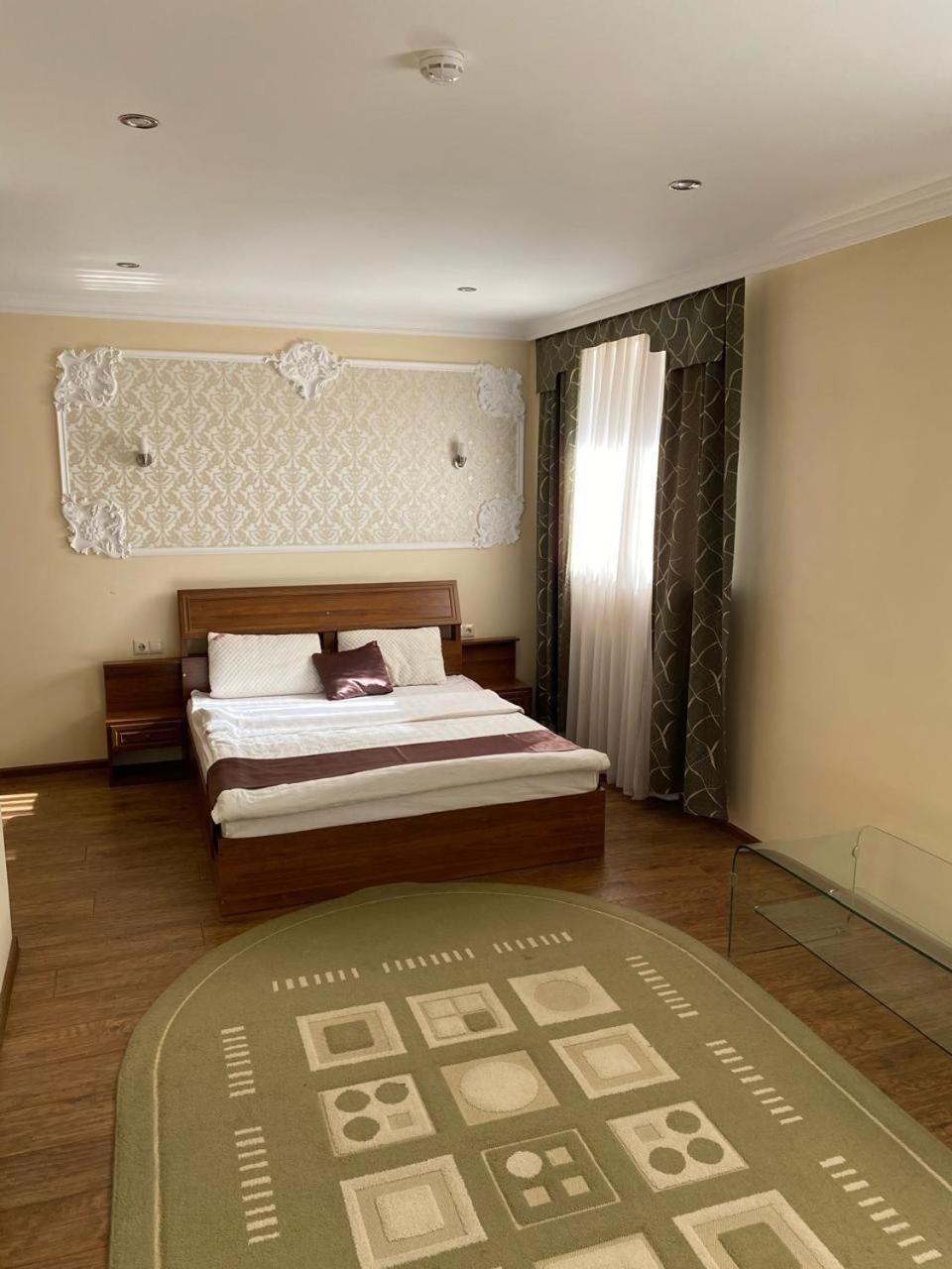 Sky Luxe Hotel Astana Extérieur photo