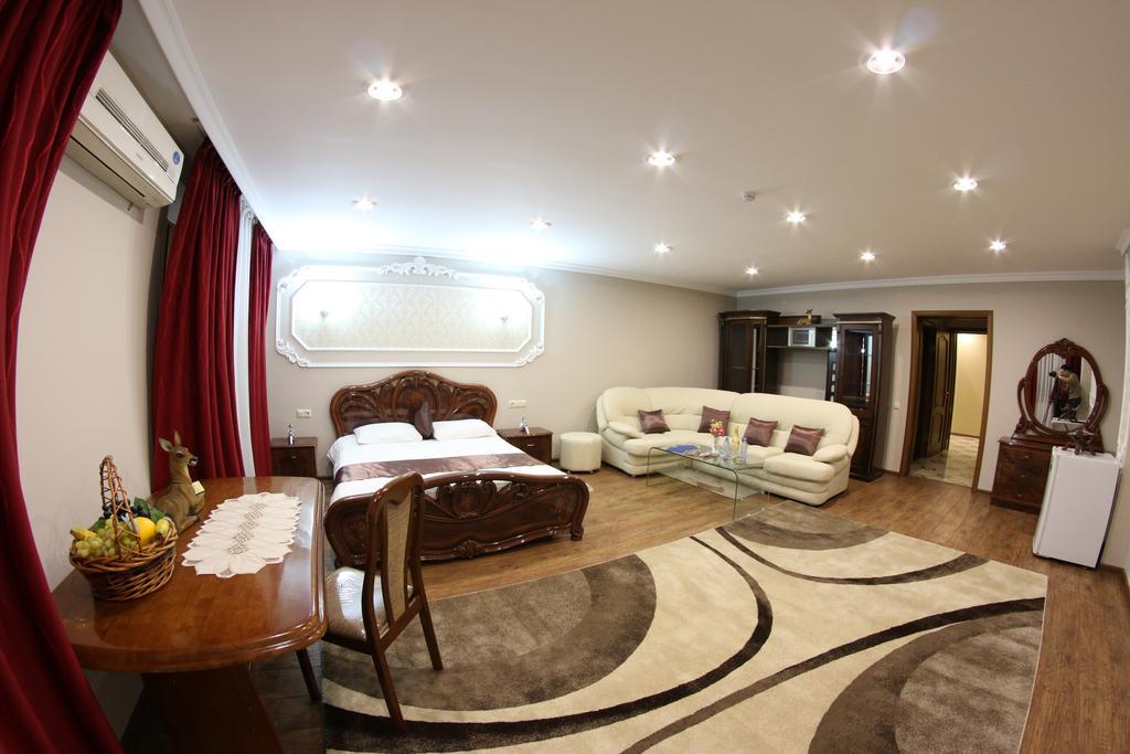 Sky Luxe Hotel Astana Extérieur photo